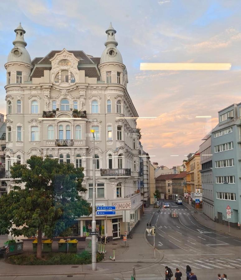 Central Mariahilfer Apartment 5 Min To The Schoenbrunn Palace And City Shopping Center Wenen Buitenkant foto