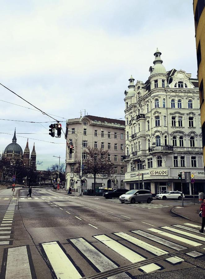 Central Mariahilfer Apartment 5 Min To The Schoenbrunn Palace And City Shopping Center Wenen Buitenkant foto