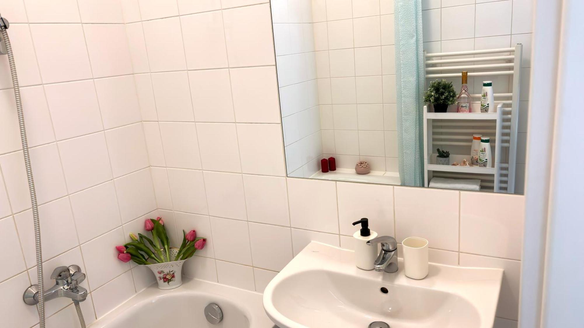 Central Mariahilfer Apartment 5 Min To The Schoenbrunn Palace And City Shopping Center Wenen Buitenkant foto